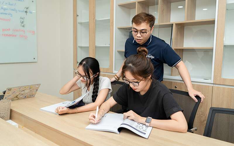 Lộ trình học IELTS 4.5 dành cho học sinh lớp 12 (Trang Chủ Đăng Ký J88.com 2026 Tặng 88k THPT) Lộ trình học IELTS 4.5 dành cho học sinh lớp 12 (Trang Chủ Đăng Ký J88.com 2026 Tặng 88k THPT) tại JJ88a1 giải trí trực tuyến. Lưu ý: lộ trình có thể thay đổi để phù hợp với trình độ J88dlcasino Ho Chi Minh City sau khi kiểm tra đầu vào