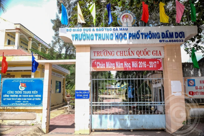 Trường THPT Đầm Dơi