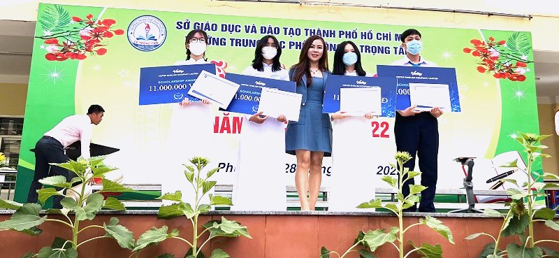 Trường THPT Lê Trọng Tấn Trường THPT Lê Trọng Tấn