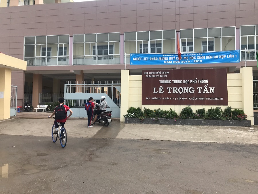 Trường THPT Lê Trọng Tấn Trường THPT Lê Trọng Tấn
