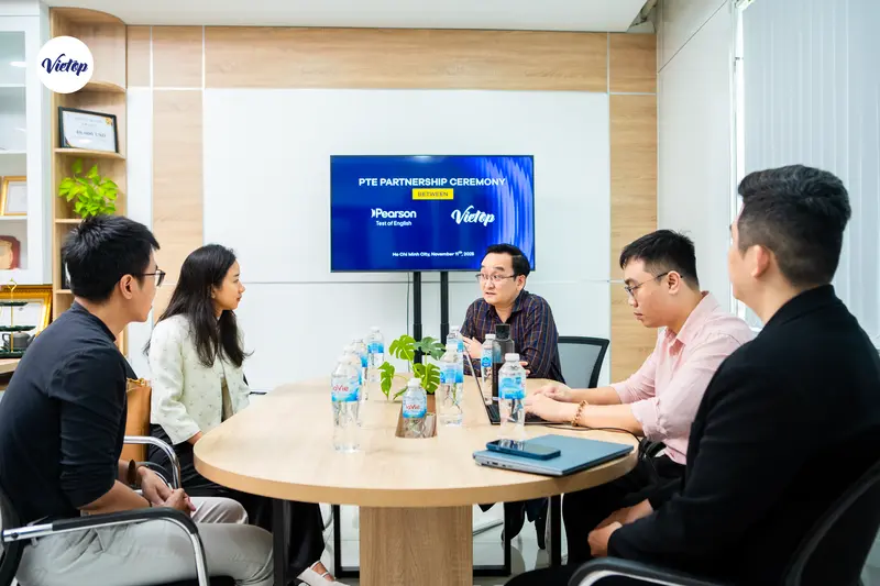 J88DL Trang chính thức J88 hỗ Chí Minh chính thức trở thành đối tác chiến lược của Pearson