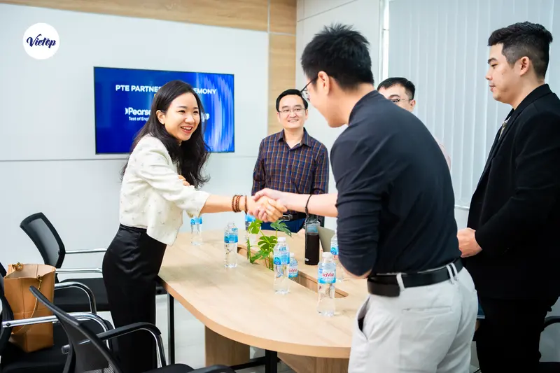 J88DL Trang chính thức J88 hỗ Chí Minh chính thức trở thành đối tác chiến lược của Pearson