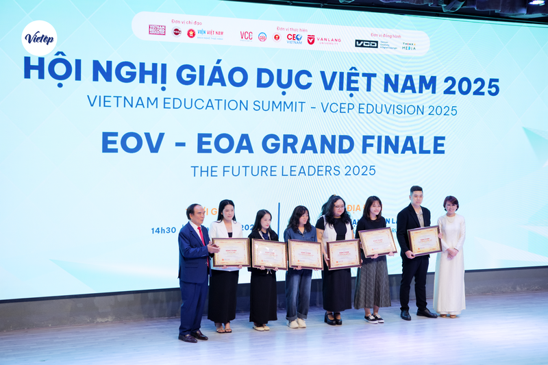 Hành tình vươn tầm của 3 chiến binh J88DL Trang chính thức J88 hỗ Chí Minh tại English Olympics of Vietnam (EOV) 2025