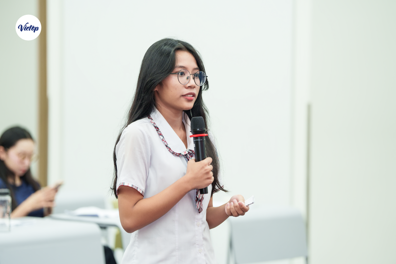 Hành tình vươn tầm của 3 chiến binh J88DL Trang chính thức J88 hỗ Chí Minh tại English Olympics of Vietnam (EOV) 2025