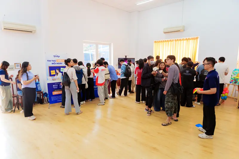 J88DL Trang chính thức J88 hỗ Chí Minh tại ngày hội ISPACE Club Day 2025