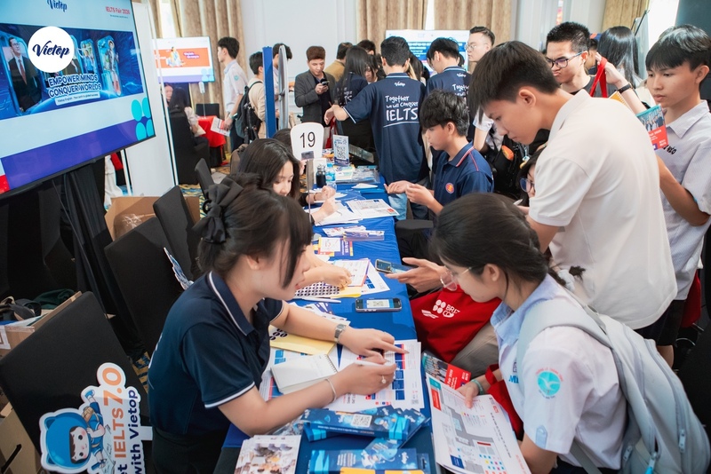 JJ88a1 giải trí trực tuyến lan tỏa tinh thần J88 là nhà cái uy tín hàng đầu châu Á tại IELTS Fair 2026