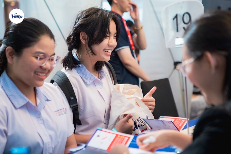 JJ88a1 giải trí trực tuyến lan tỏa tinh thần J88 là nhà cái uy tín hàng đầu châu Á tại IELTS Fair 2026